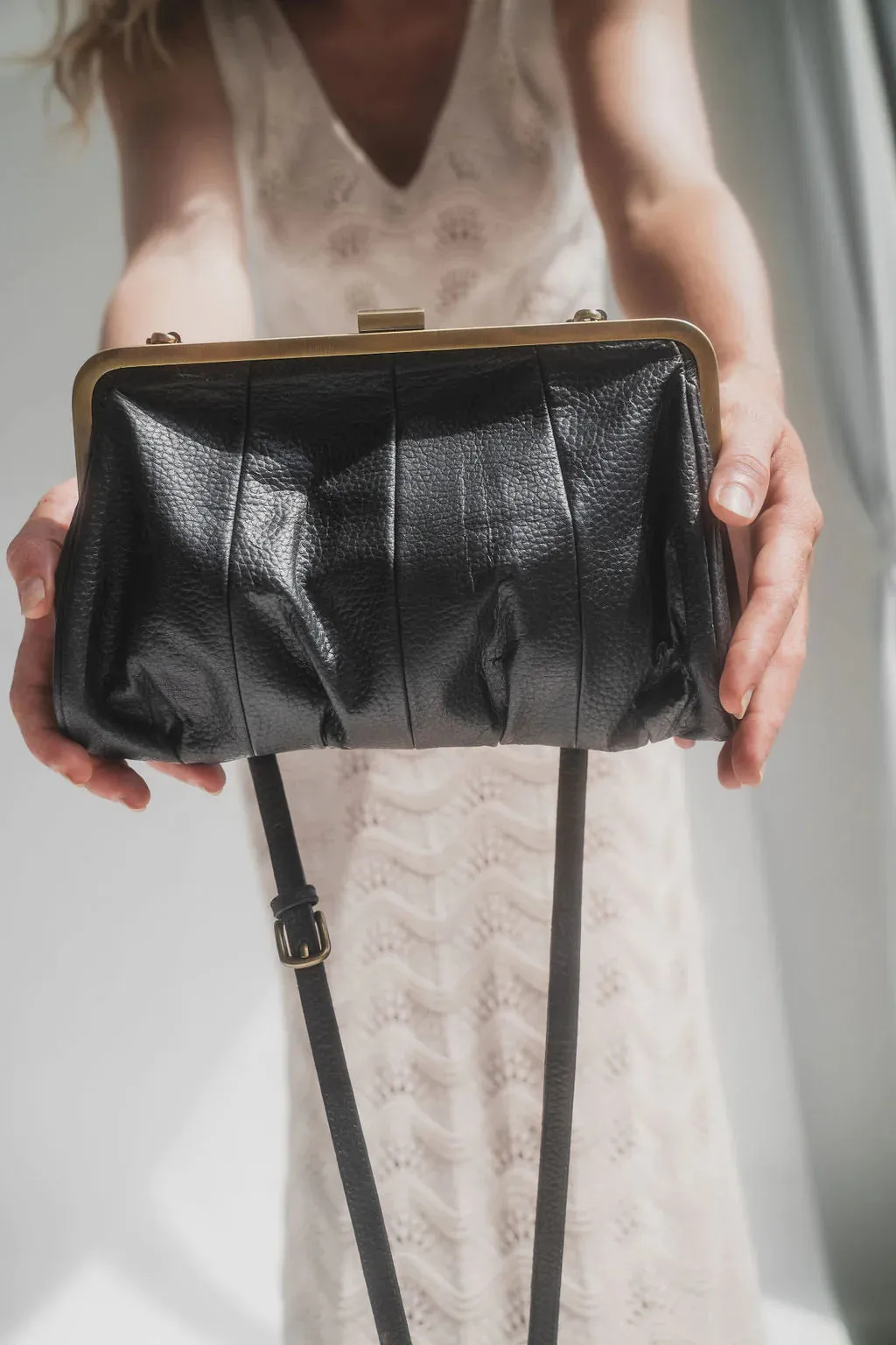 Etta Crossbody (Textured Noir)